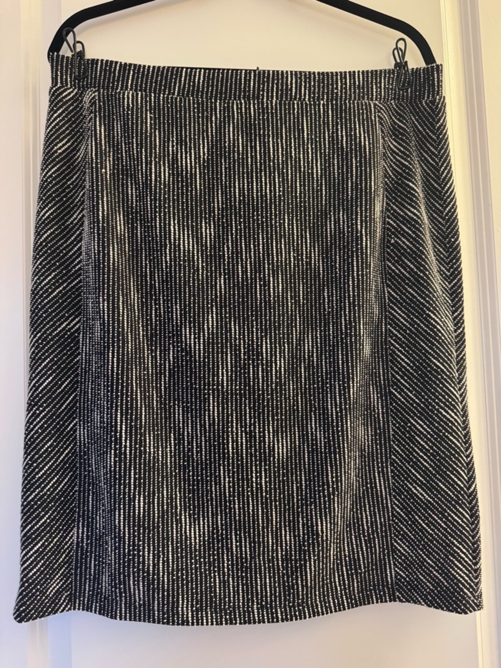 Banana Republic Factory Black and White Pencil Skirt